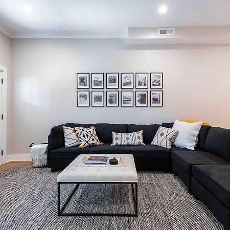 Newly Renovated 3 Bedroom Shelby Park Home **Free Parking** ลุยส์วิลล์ ภายนอก รูปภาพ
