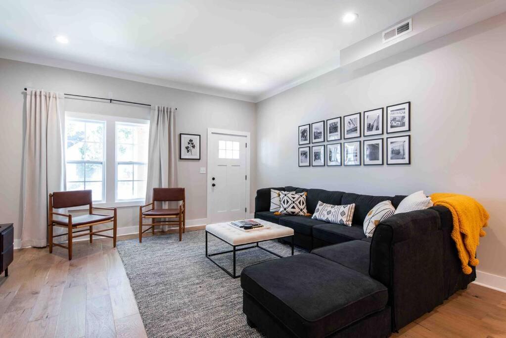 Newly Renovated 3 Bedroom Shelby Park Home **Free Parking** ลุยส์วิลล์ ภายนอก รูปภาพ