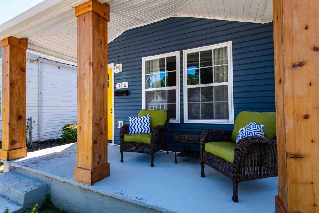 Newly Renovated 3 Bedroom Shelby Park Home **Free Parking** ลุยส์วิลล์ ภายนอก รูปภาพ